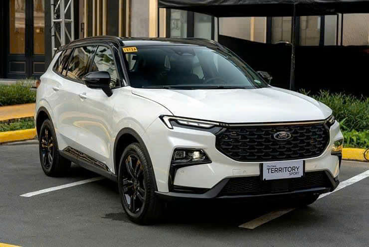 Ford Territory Sport khác biệt so với bản Titanium chủ yếu ở cách kết hợp màu sắc của nội thất và ngoại thất.